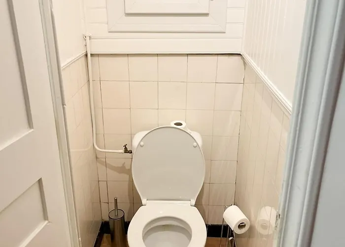 Le Coeur Battant De - Marche, Stade, Port A Deux Pas * Τουλόν